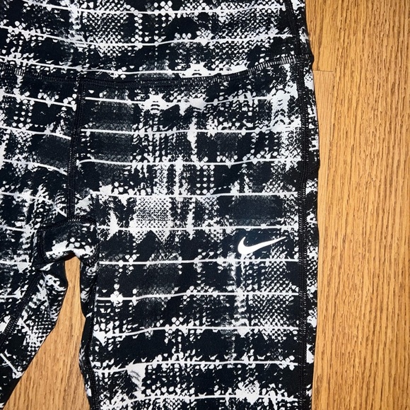 Nike Leggings - Picture 3 of 6